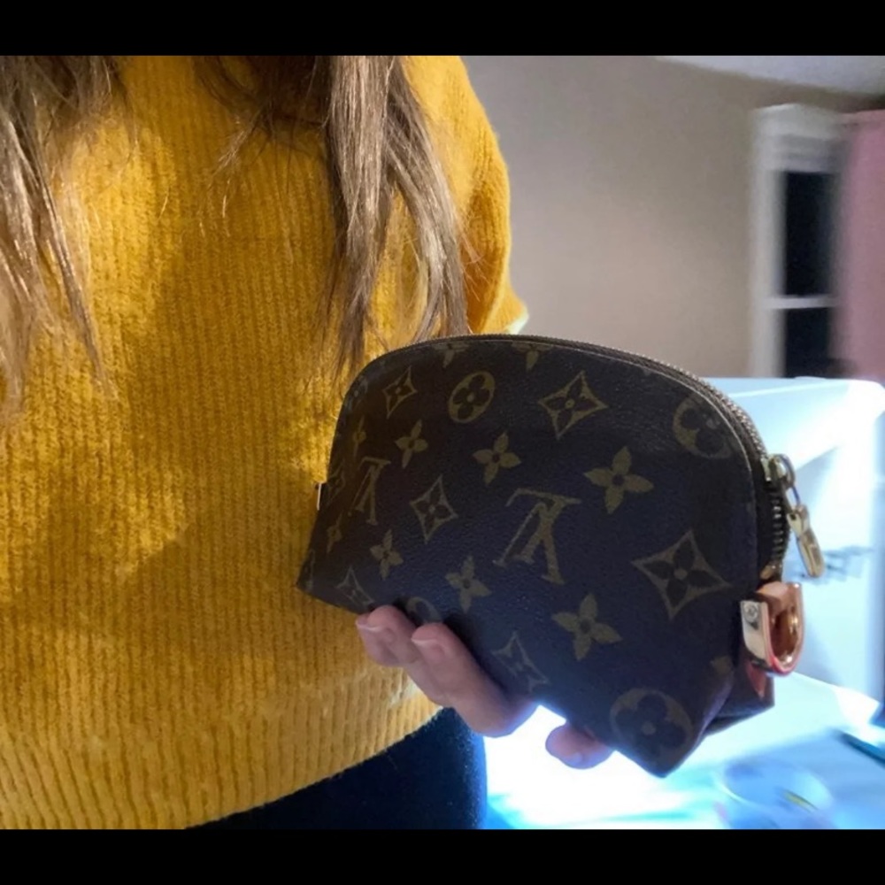 ❌SOLD❌ Louis Vuitton Cosmetic pouch - Picture 13 of 13